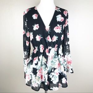 🌿Black Floral Long Sleeve Romper Size S